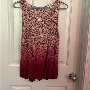 Sleeveless, large keyhole back top